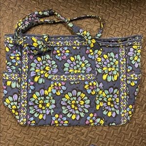Vera Bradley get traveled away tote